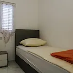 Apartment With Parking Space - 23251 Vir