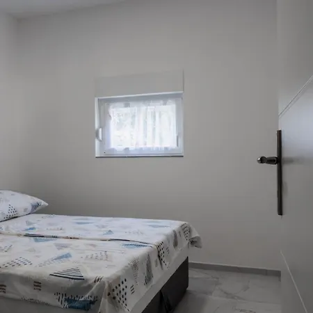 With A Parking Space - 23251 Apartment Vir
